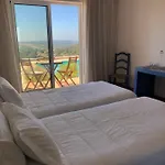 Alto Da Lua בית הארחה 3*